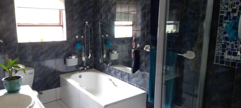 5 Bedroom Property for Sale in Boland Park Western Cape